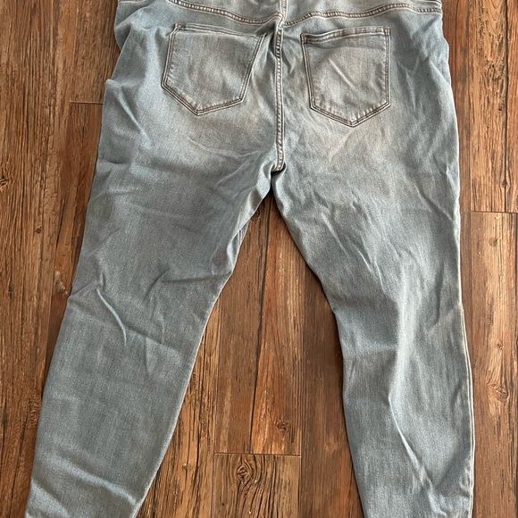 Old Navy Pull On Jeggings - wide band, adjustable waist, multiple sizes - Picture 3 of 5